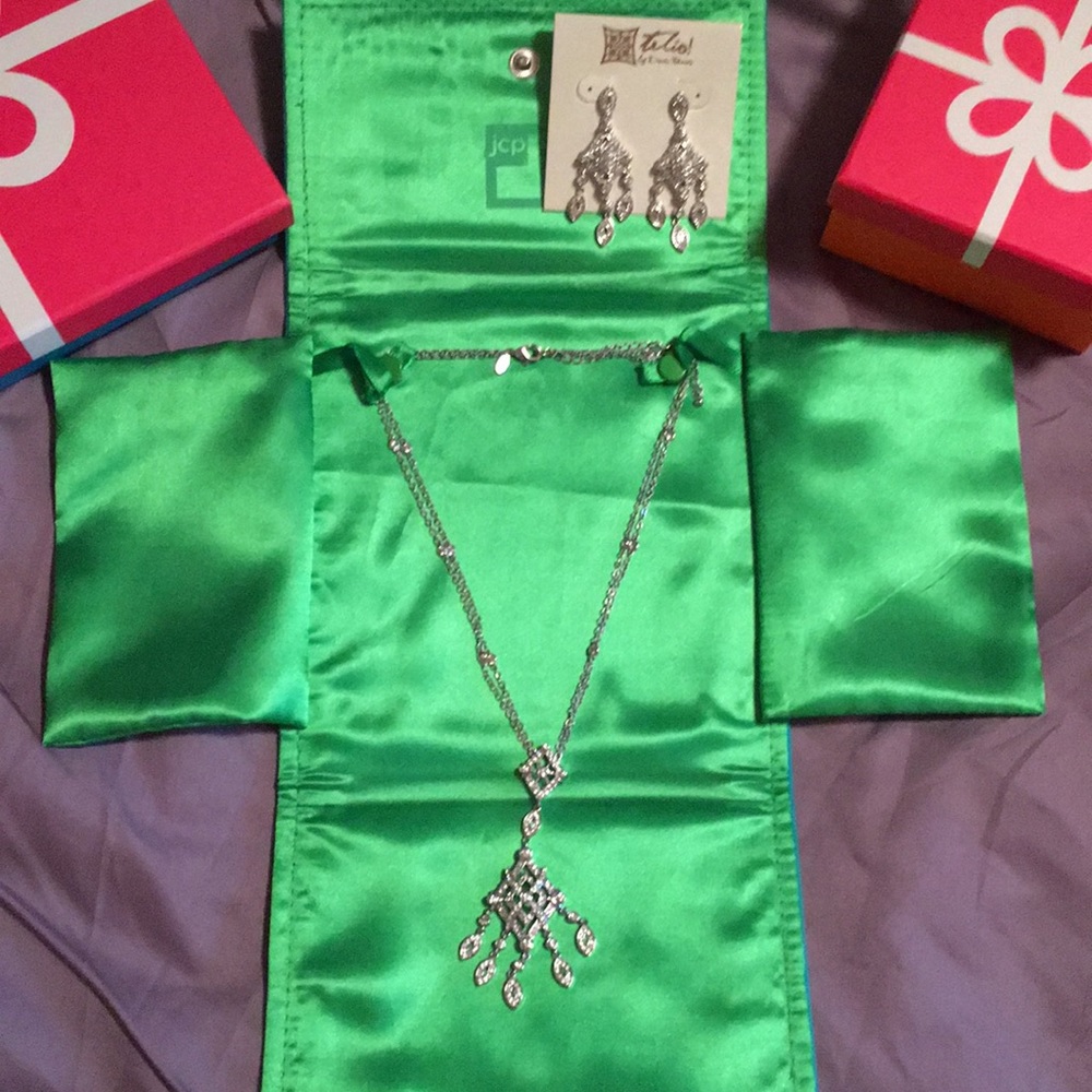 Earrings & Necklace Set